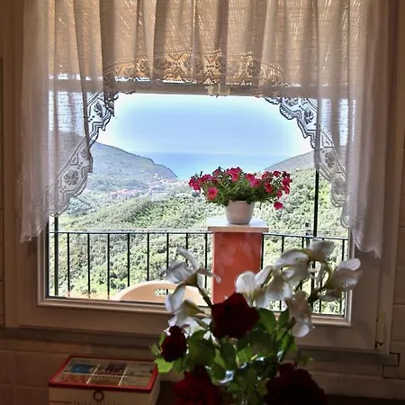 Mamaamelia Apartment Levanto