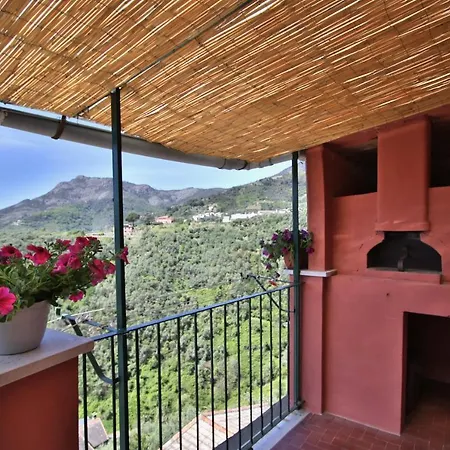 Mamaamelia Apartment Levanto