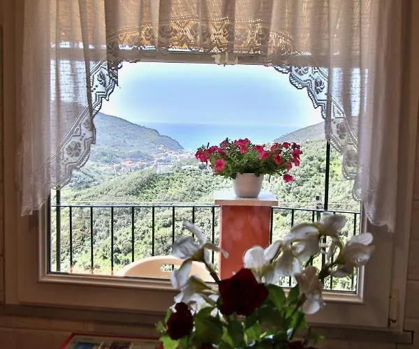 Mamaamelia Apartman Levanto